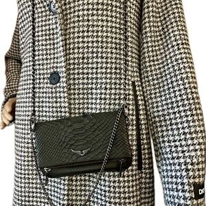 Zadig&Voltaire black clutch with chain straps.